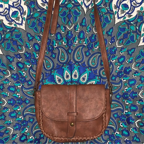 G. H. Bass & Co. Crossbody Bag - Picture 2 of 4